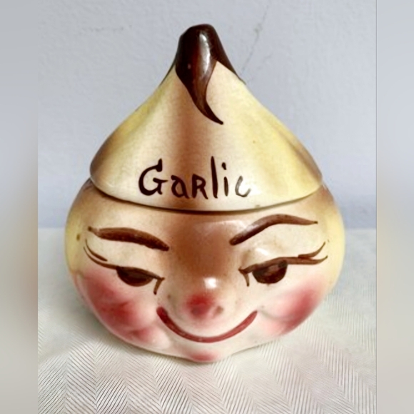 ADORABLE 1950S VINTAGE ONION AND GARLIC BOWLS AND LIDS - Picture 2 of 5